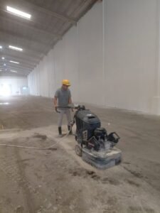 جلي وتنعيم الخرسانة